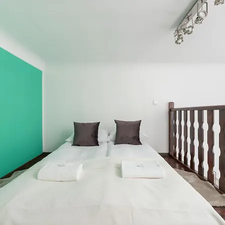 Topolowa City Centre Cracow By Renters Apartamento